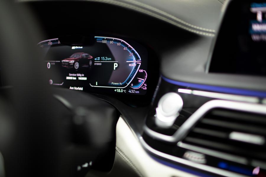 Панель приборов BMW 745Le (G12) 2019 года  (WW) (фото 7 из 47)